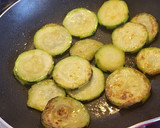 Foto del paso 5 de la receta: Calabacín y pollo a la plancha