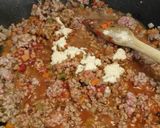 A picture of step 1 of Minced beef and veg pie with mash & onion gravy.