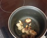 Foto del paso 1 de la receta: Sopa de setas y garbanzos