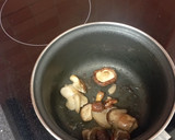 Foto del paso 1 de la receta: Sopa de setas y garbanzos