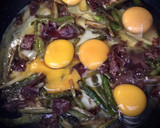 Foto del paso 4 de la receta: Revuelto de trigueros con jamón ibérico