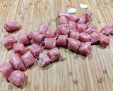 Foto del passaggio 2 della ricetta Focaccia salsiccia e cavoletti di Bruxelles con provola 🐽🥦🧀
