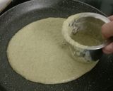 पौष्टिक हिरव्या मुगाचे डोसे (green moong dosa recipe in marathi) रेसिपी स्टेप 2 फोटो 
