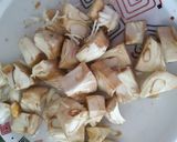 A picture of step 1 of Kathal Do Pyaza.