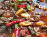 Gambar langkah 4 resipi Paprik Daging.