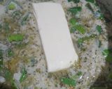Foto del paso 3 de la receta: Salsa de puerro, vino, leche, ajo y cebolla (capeletinis)