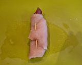 Foto del paso 6 de la receta: Rollitos de pollo y jamón en salsa de pimientos del piquillo