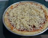 Foto langkah ke 5 dari resep Pizza sosis praktis.