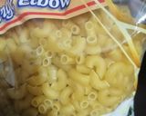 A picture of step 1 of Creamy cheese pasta in sauces.