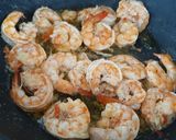 Foto langkah ke 3 dari resep Mie Goreng Udang Sayur.