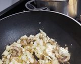 Foto del paso 2 de la receta: Macarrones al coliflor, champiñones y crema de trufa