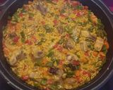 Foto del paso 5 de la receta: Arroz con pollo costillar y bajocas(judías)