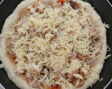 Foto langkah ke 6 dari resep Pizza Teflon Simple Enak (No telur No mixer No Oven).