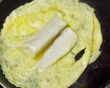 Foto langkah ke 4 dari resep Telur dadar mozarella DEBM.