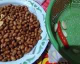 Foto langkah ke 1 dari resep Sambal kacang cilok.