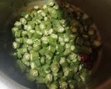 A picture of step 5 of Piyaz bhindi.