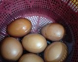 Foto langkah ke 2 dari resep Telur Pindang (teh celup).