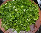 Hình bước làm 3 của món Cháo gà hành lá tía tô gừng giải cảm