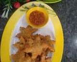 A picture of step 5 of Methi Masala Puri.
