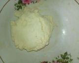A picture of step 2 of Stuffed milk ball.
