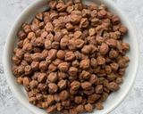 A picture of step 1 of Black chickpea masala.
