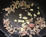 รูปขั้นตอนการทำที่ 2 ของ หมูสับผัดเห็ดหอม