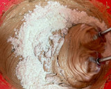 Foto langkah ke 3 dari resep Sinful Chocolate Cake.