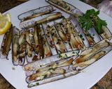 Foto del paso 4 de la receta Navajas a la plancha con ajo y perejil