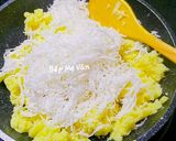 Hình bước làm 1 của món Chè trôi nước nhân dừa đậu xanh