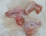 Hình bước làm 1 của món Cánh gà sốt xì dầu mật ong