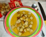 Foto del paso 1 de la receta: Crema de calabaza con picatostes y queso fresco