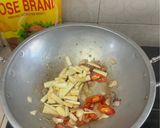 Foto langkah ke 3 dari resep Tumis Jamur Brokoli.
