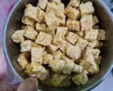 Foto langkah ke 1 dari resep Tempe Pedas Daun Jeruk.