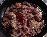 Foto del paso 3 de la receta: Risotto de chorizo y vino tinto