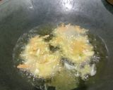 Foto langkah ke 5 dari resep Bakwan Sayur Renyah "Tahan Lama".