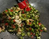 Foto langkah ke 4 dari resep Tumis Kecipir Tempe Pedas.