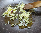 Foto del paso 2 de la receta: Espinacas con langostinos
