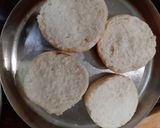 A picture of step 2 of Bread Pizza.