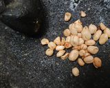 Foto langkah ke 1 dari resep Sambal Tomat Terasi Kacang.