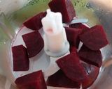 A picture of step 1 of Carrot-Beetroot Paratha.