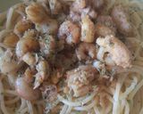 Foto del paso 4 de la receta Espaguetis con bacalao y gambas al pilpil (con poco aceite)