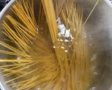 Foto del paso 2 de la receta: Spaghetti con mariscos en salsa blanca 🍝 🦐