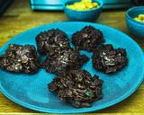 A picture of step 4 of Cornflakes Chocolate Cookies.
