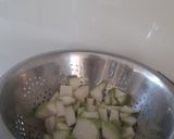 A picture of step 1 of Lauki ka bharta.