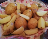 Foto del paso 1 de la receta: Patatas gajo especiadas al horno