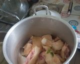Foto langkah ke 1 dari resep Semur ayam kentang pedas.