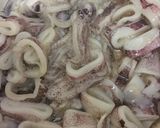 Foto langkah ke 2 dari resep Cumi tepung tumis pedas kriyuk.