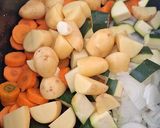 Une image de l'étape 1 de Poulet au paprika fumé et légumes rôtis.