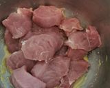 Fokhagymás sertésszűz, sült krumplival, karamellizált hagymával recept fázis 2 fotója