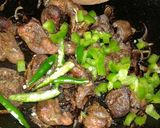 A picture of step 4 of Hot pan fried gizzard.